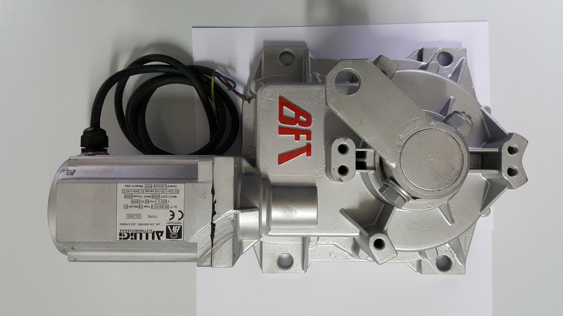 BFT ELI 250 220V AUTOMAZIONE CANCELLO ANTE BATTENTI.