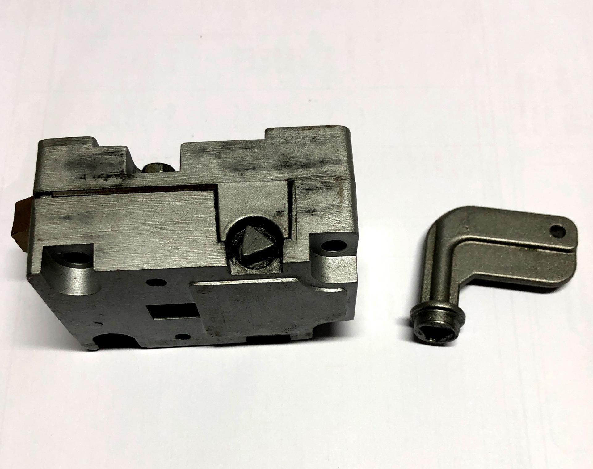 BFT SBLOCCO CON CHIAVE TRIANGOLARE PER ELI 250 SCT (prodotto rigenerato)